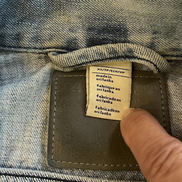 Levi distressed denim jacket w/ Méxican sugar skull/day of the dead patch -XS - Picture 11 of 13